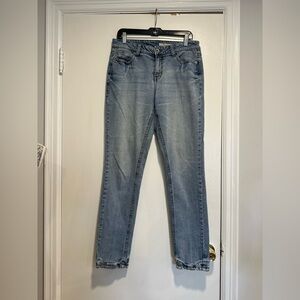 DKNY JEANS Sz:10  High Rise Straight Leg Light Wash Rear Zipper Pocket Jeans.